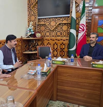 حضور شخصیت‌های سیاسی، حقوقی و اقتصادی بلوچستان در سرکنسولگری ایران و ادای احترام به رهبر شهید انقلاب اسلامی