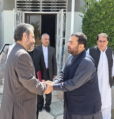 دیدار سرکنسول جمهوری اسلامی ایران در کویته با رئیس اتاق بازرگانی و صنعت کویته؛ تأکید بر توسعه تجارت دوجانبه و رفع موانع مرزی